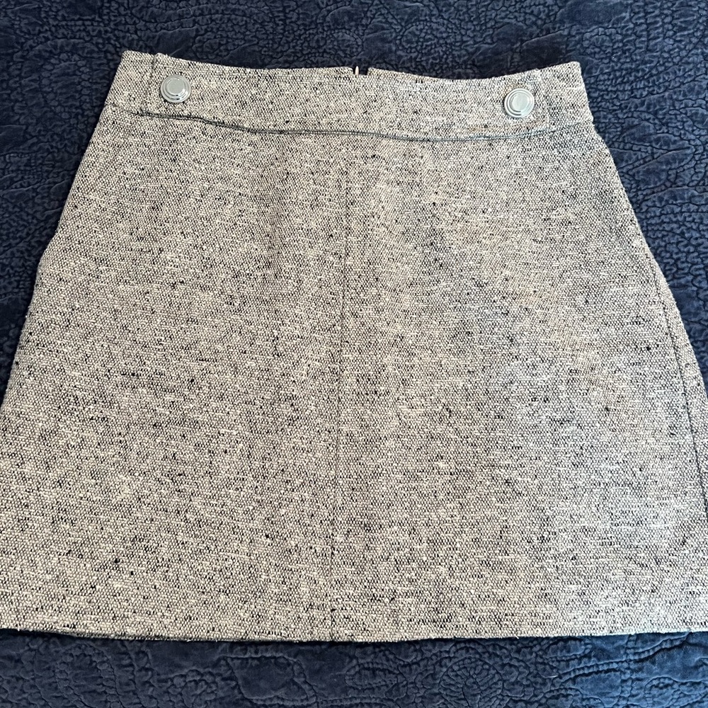 Tory Burch skirt. Size 10. Black and cream tweed.